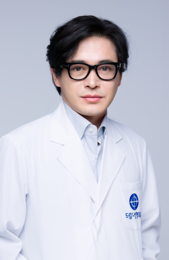 パク・ヤンス院長