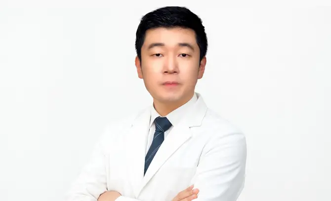 カン・インホ院長