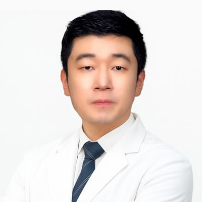 カン・インホ院長